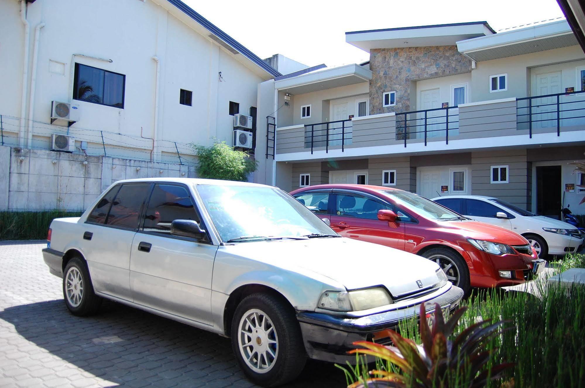 Rumi Apartelle Hotel Angeles Exterior photo